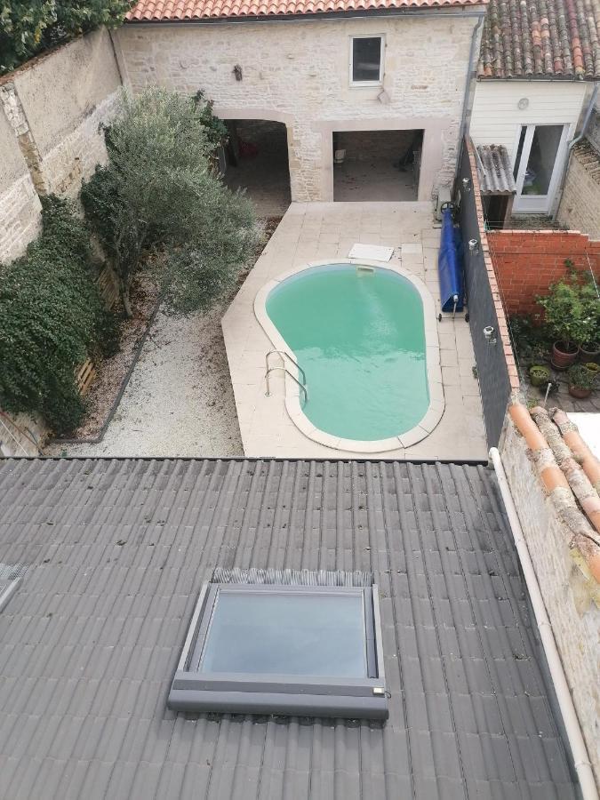 Grande Chambre D'Hote Pour 4 A 5 Personnes Bed and Breakfast Chef-Boutonne Exterior foto