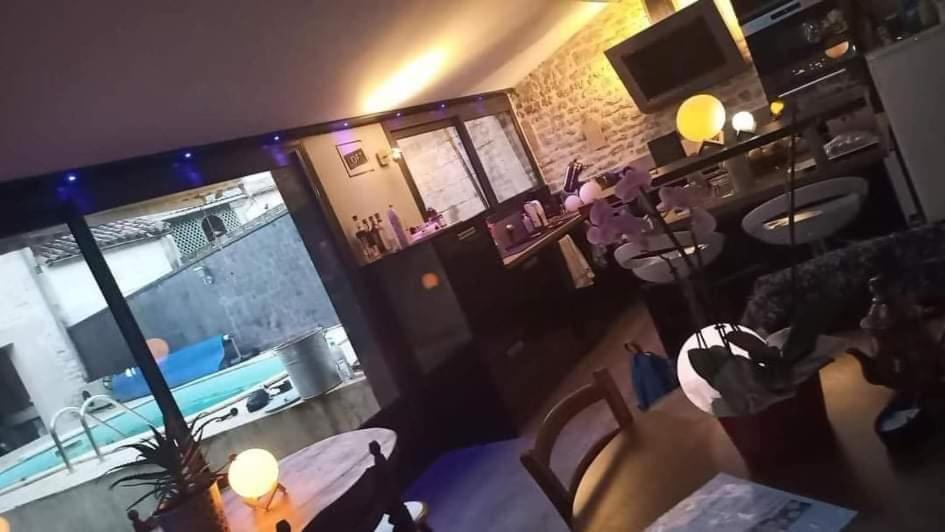 Grande Chambre D'Hote Pour 4 A 5 Personnes Bed and Breakfast Chef-Boutonne Exterior foto